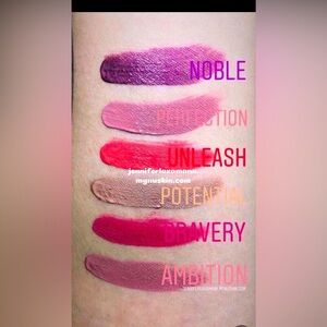 1 - Powerlips Fluid - AMBITION COLOR